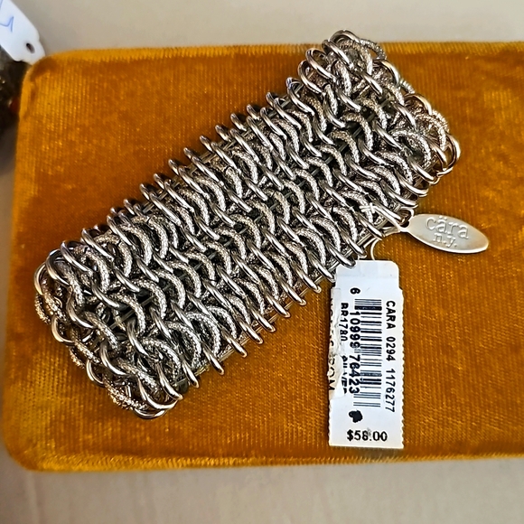 Cara Chain Stretch Bracelet - Picture 2 of 5